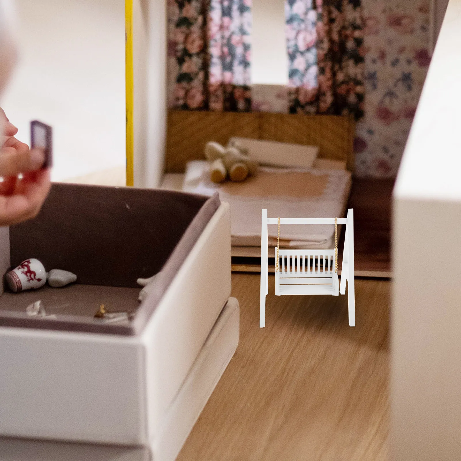 

Dollhouse Miniature Swing Chair Decor Accessory for Micro Landscape Models Home Office Desk Decor Mini Hanging Ornament Set