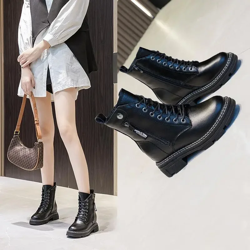 

Snow boots plush medium boots for women, black and white, thick and warm in winter