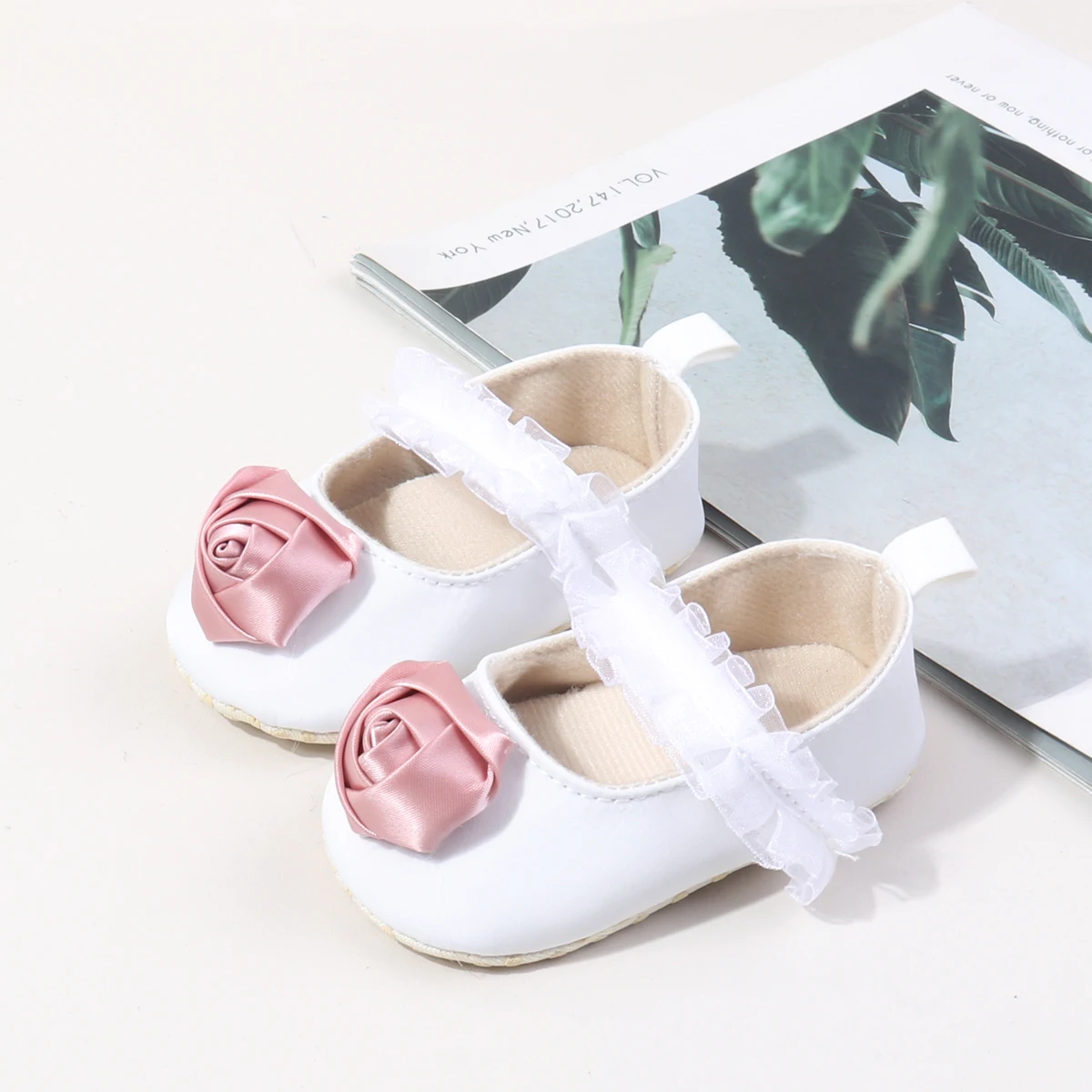

2025 Baby Girls First Walking Indoor Outdoor Toddler Shoes With Beautiful Flower Design High Quality Baby Princess Shoes YS-G28