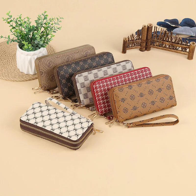 for Women - Secure Multi-Card Slots, Fashionable Faux Leather with Coin PurseLuxurious Chic Vintage Zippered Card Holder Wallet