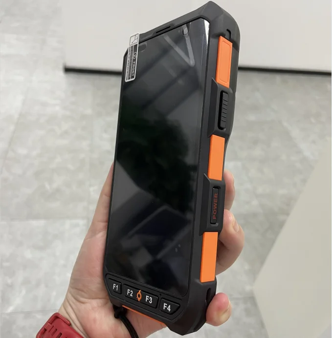 Lettore portatile Rfid a bassa frequenza 134,2 KHz C6200 Lettore di dati mobile Android 13 per lettura e codifica di etichette per animali