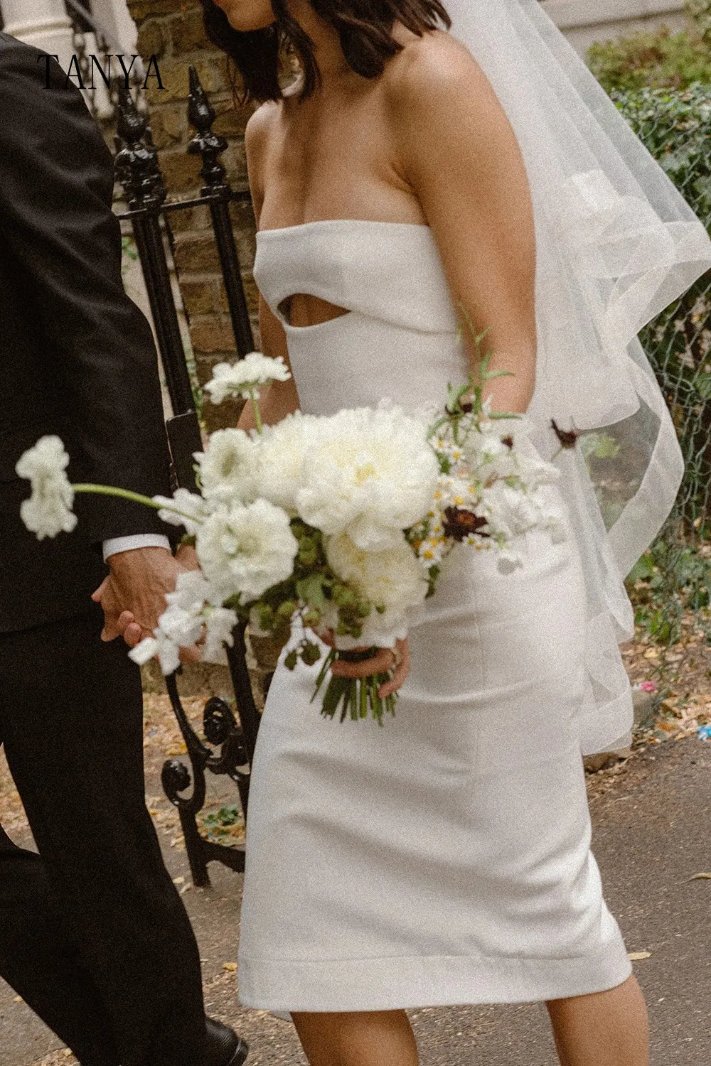 Vestido de novia corto sin tirantes, prenda de satén suave, sin mangas, longitud del té, vestido de fiesta, sencillo, TSWD315