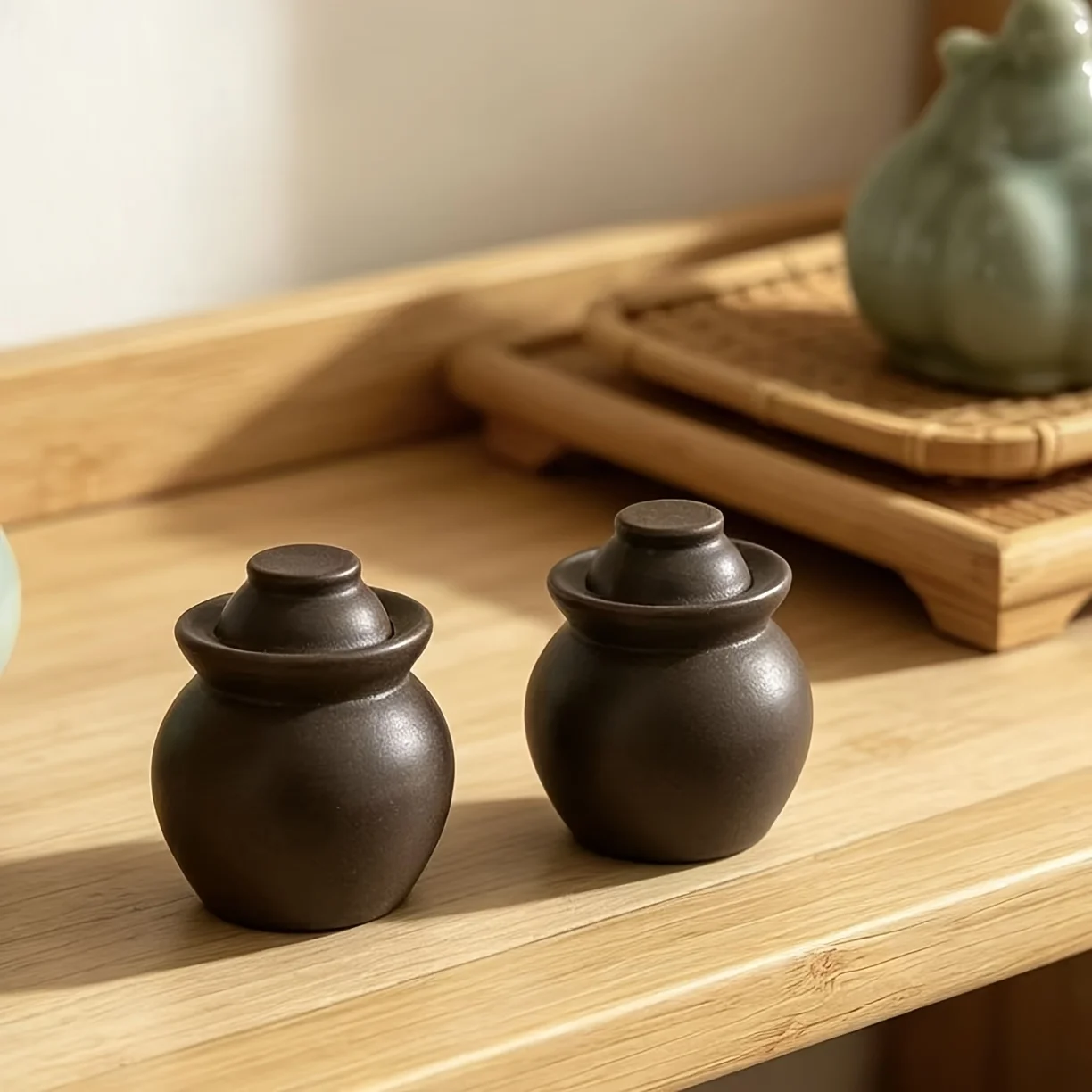 2pcs Resin Dark Jar Miniature Models, Model House Home Scene Additions, Shooting Props, Classic Holiday Decor