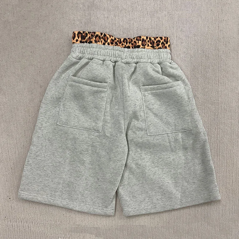 Verão americano high street moda leopardo impressão carta retalhos cintura dupla shorts y2k hiphop solto em linha reta rock calças