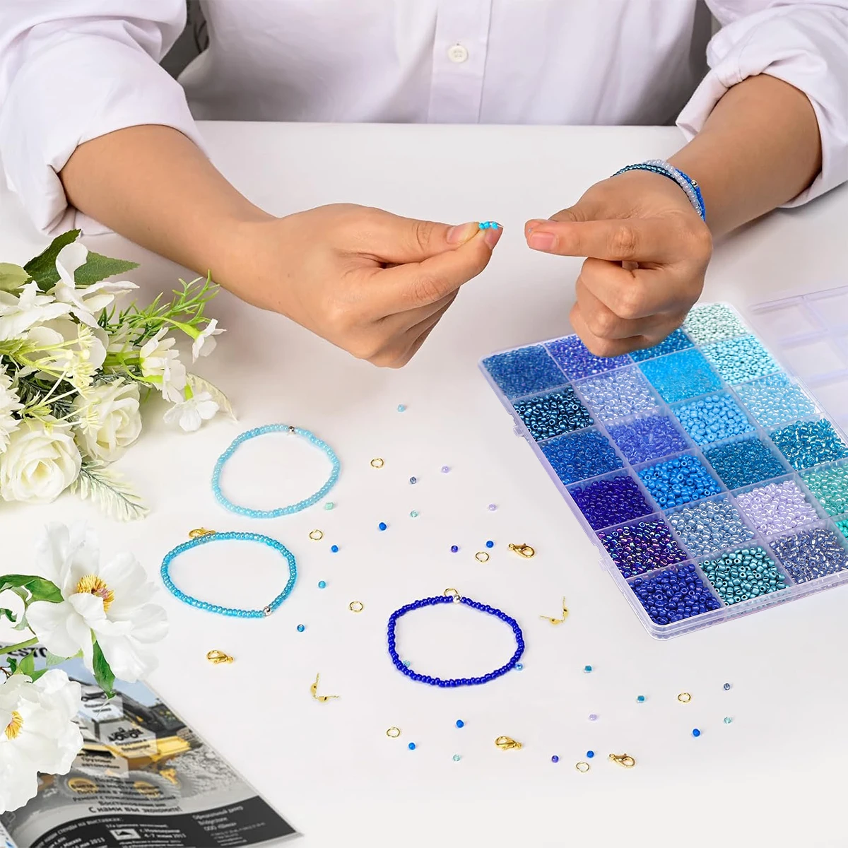 مجموعة خرز زجاج ملون على شكل حبات أرز ٣ مم - ٢٤ عُلبَة (٦.٥ غرام/عُلبَة ≈٥٢٠٠ قطعة) لصنع أساور وقلادات يدوية
