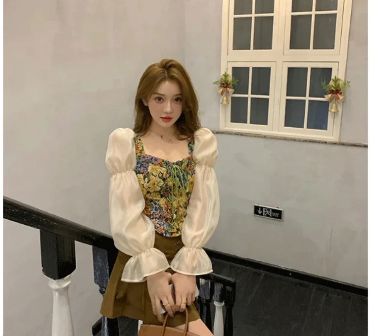 Gagarich French Vintage Square Neck Puff Sleeve Shirt Women Spring Summer Long Sleeve Fashion French Cropped Chic Blouse Top