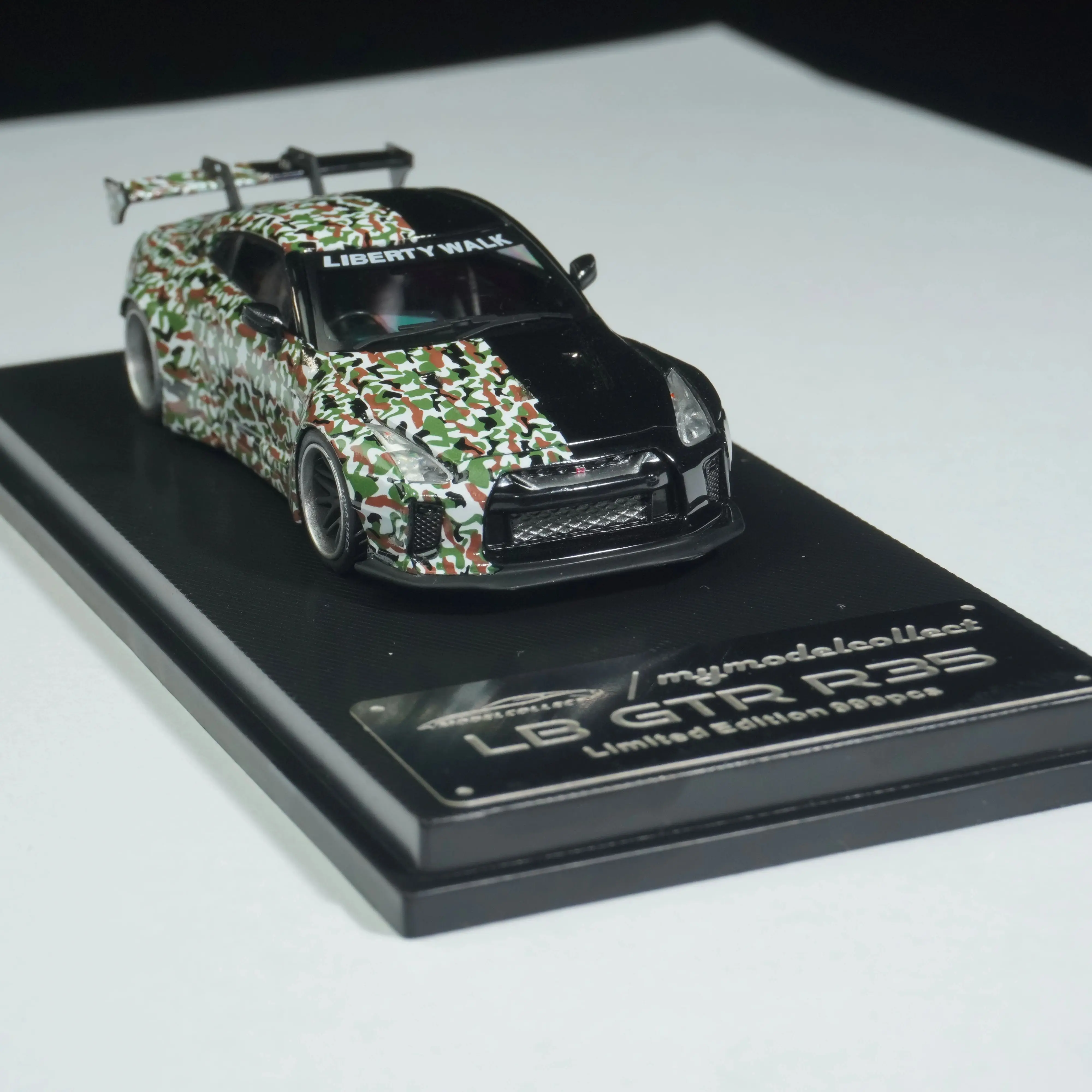 1:64 LB Works GTR R35 Widebody Ver1.5 Diecast Alloy Collectible Model Car Gift Home Decor