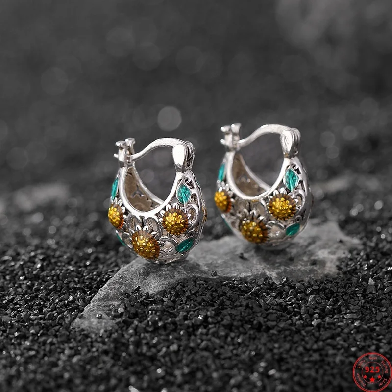 

S925 Sterling Silver Clips Earrings for Women Retro Hollow Enamel Daisy Flowers Ear Clips Ethnic Style Jewelry Wholesale