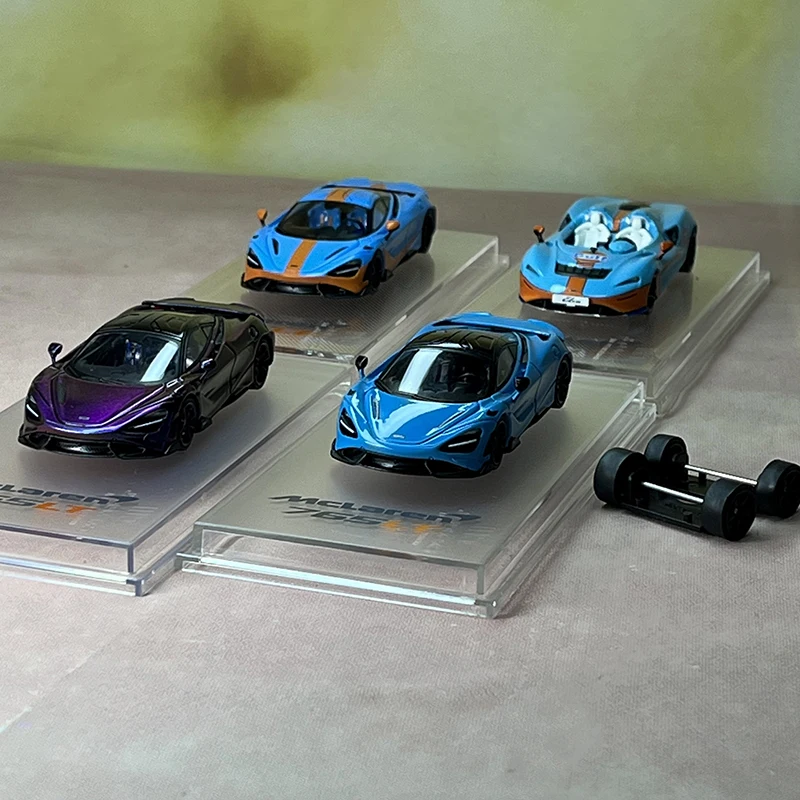 CM MODEL 1:64 765LT Metallic purple /BabyBlue Model Car