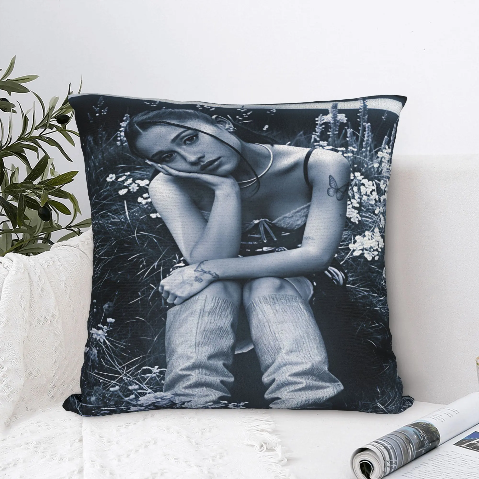 Arianas Grande  Pillow Cover  Comfy Cushion Cover Fashion Pillow Case For Couch Sofa Bedroom