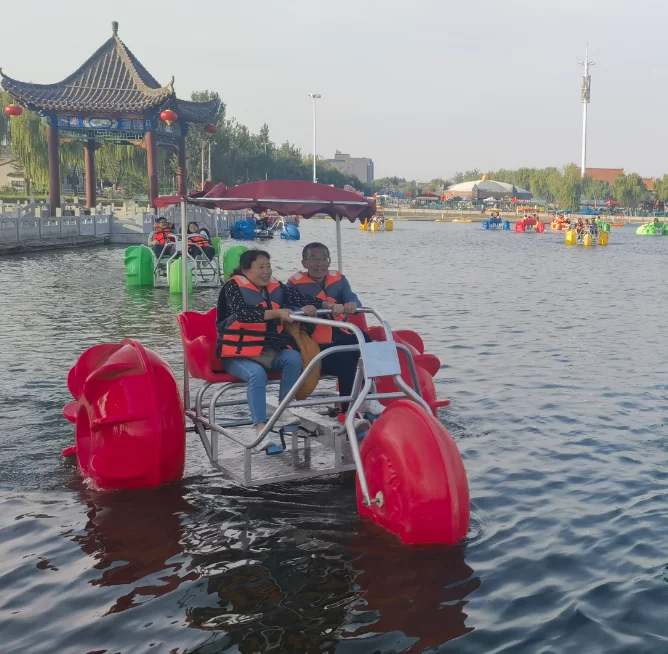 

Водный велосипед Airo: недорогие пластиковые педальные лодки