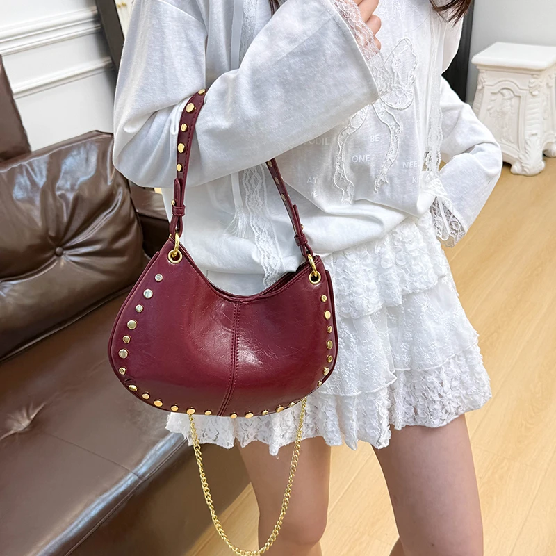 

Classic Shoulder Bag Handbags for Ladies High-Quality Leather Timeless Elegance with Comfortable Carry Options
