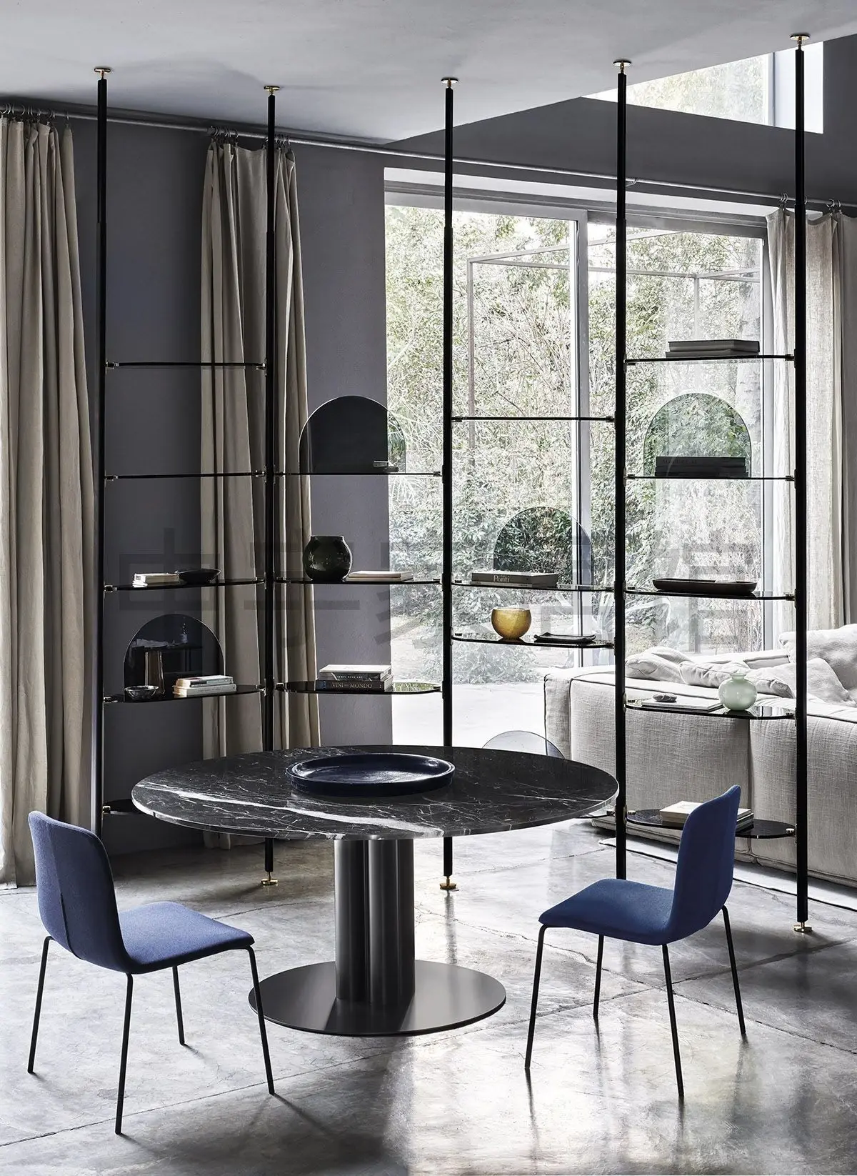 Italian minimalist bookshelves, ceiling partition screens, floor-to-ceiling glass shelves, living room bedroom storage display s