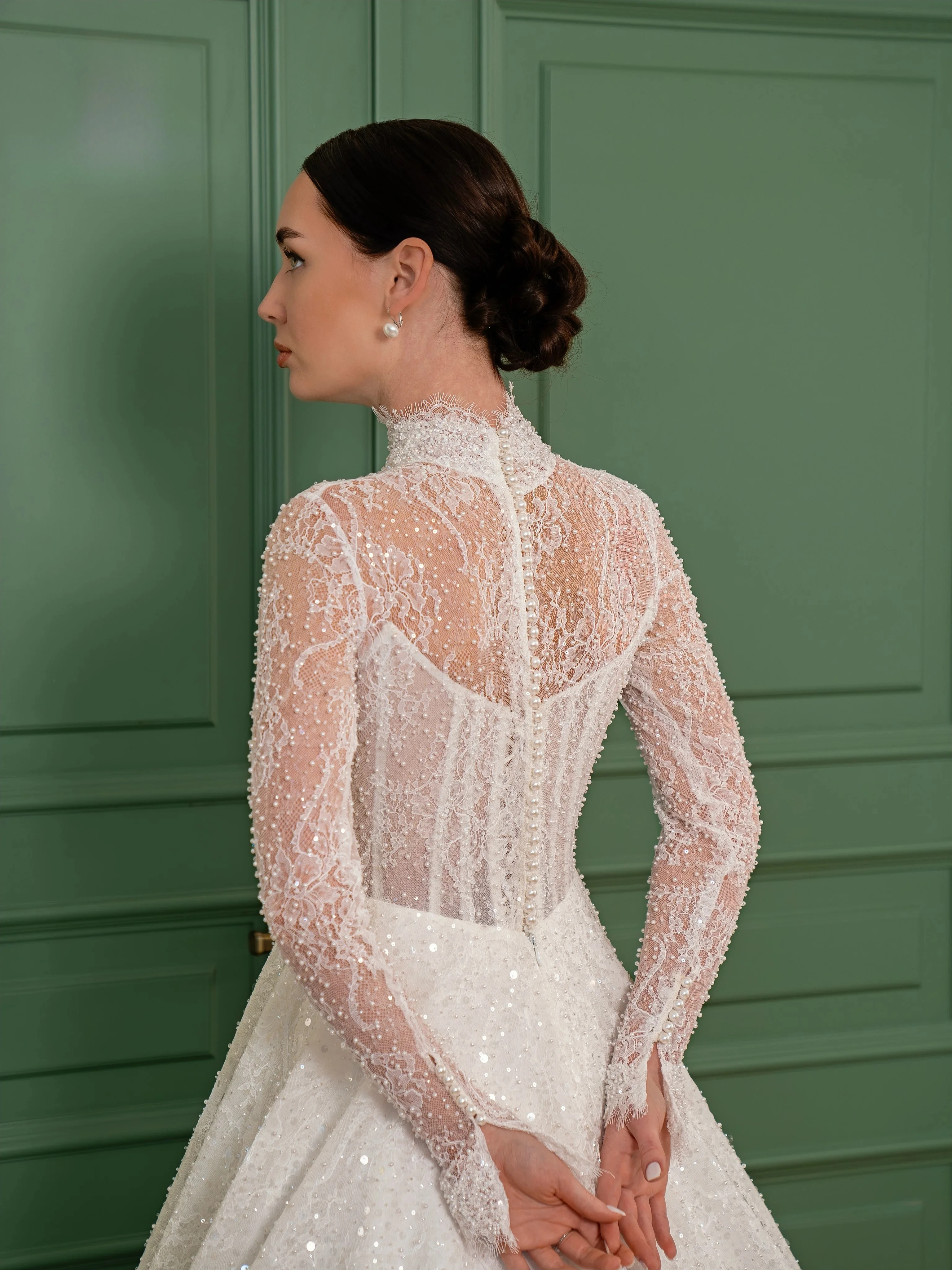 Customized Luxury High Neck Long Sleeve Ball Gown Sweep Train Wedding Dresses Full Beaded Sparkle Lace Appliqued Bridal Gowns