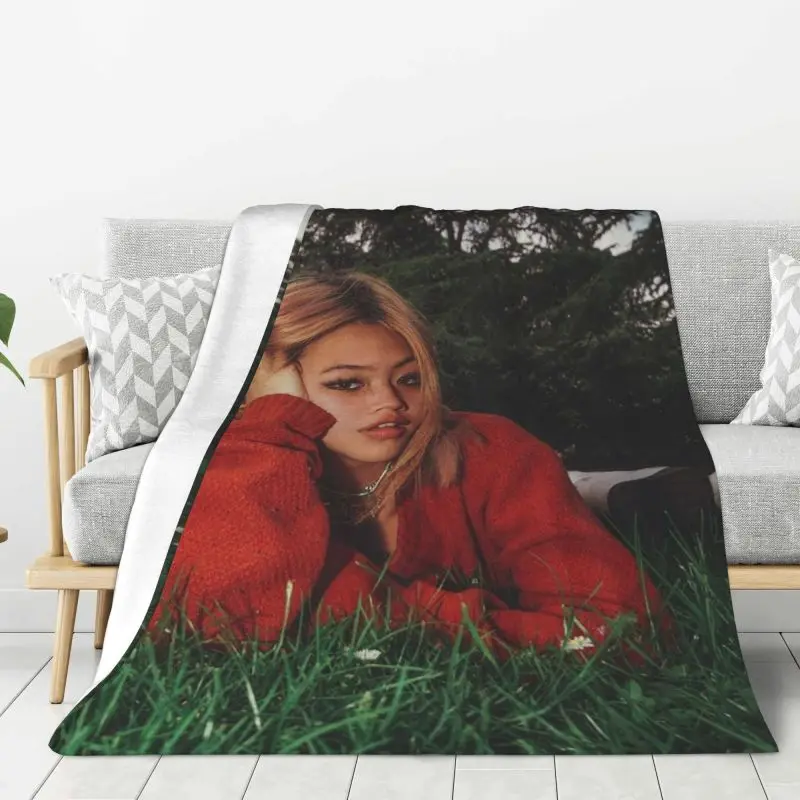 Custom Beabadoobee Blanket 3D Printed Soft Flannel Fleece Warm Fake It Flowers Pose Throw Blankets for Travel Bedroom Sofa Quilt