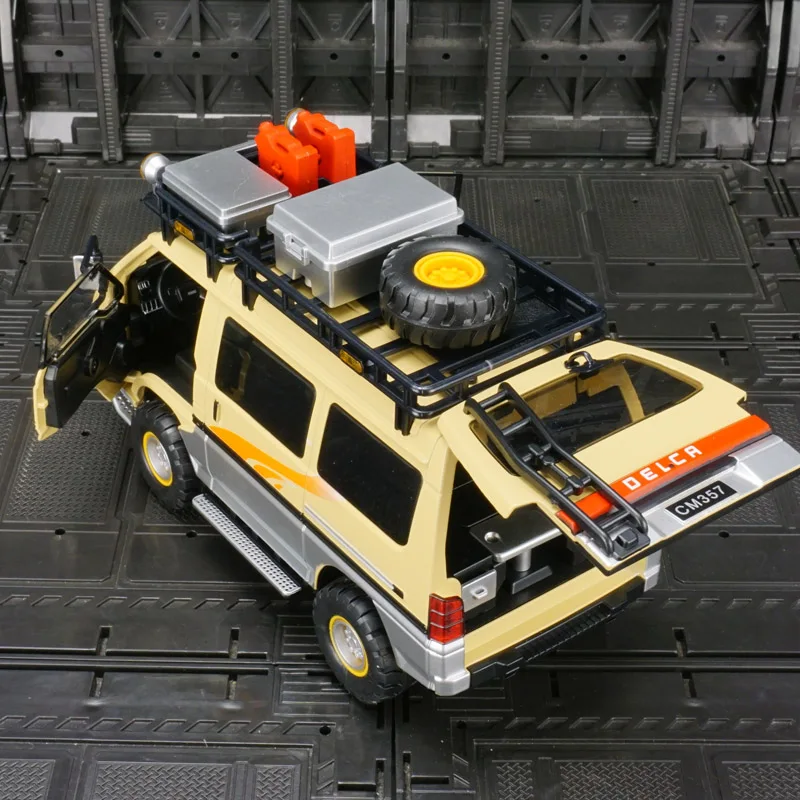 1:24 simulation Mitsubishi Outdoor Camping Van Alloy Model Car doors and the front hood and trunk door can be openedrich details