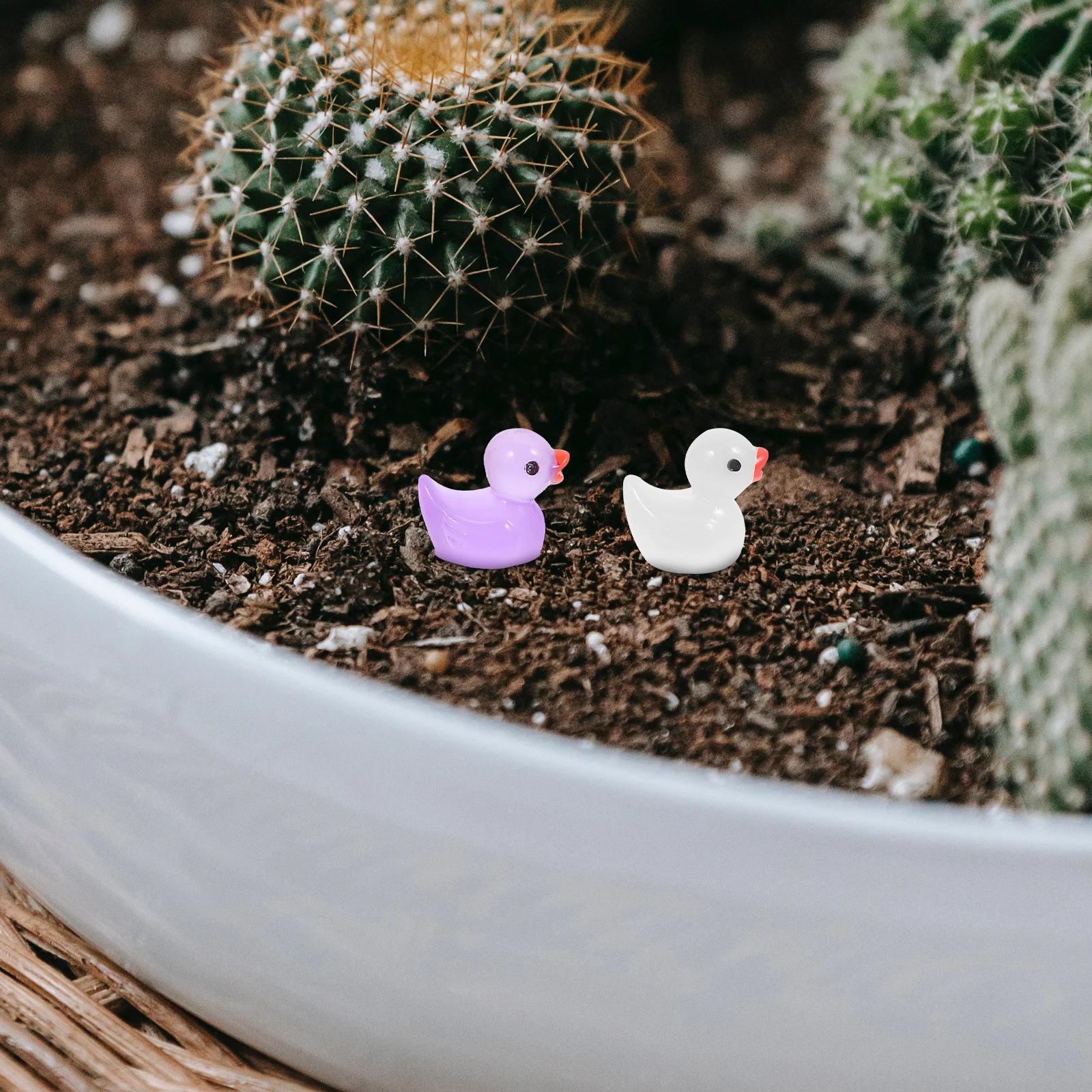 

60pcs Mini Resin Duck Statues Luminous Night Glow Decorations Fresh Colors DIY Garden Figurines Handmade Crafts