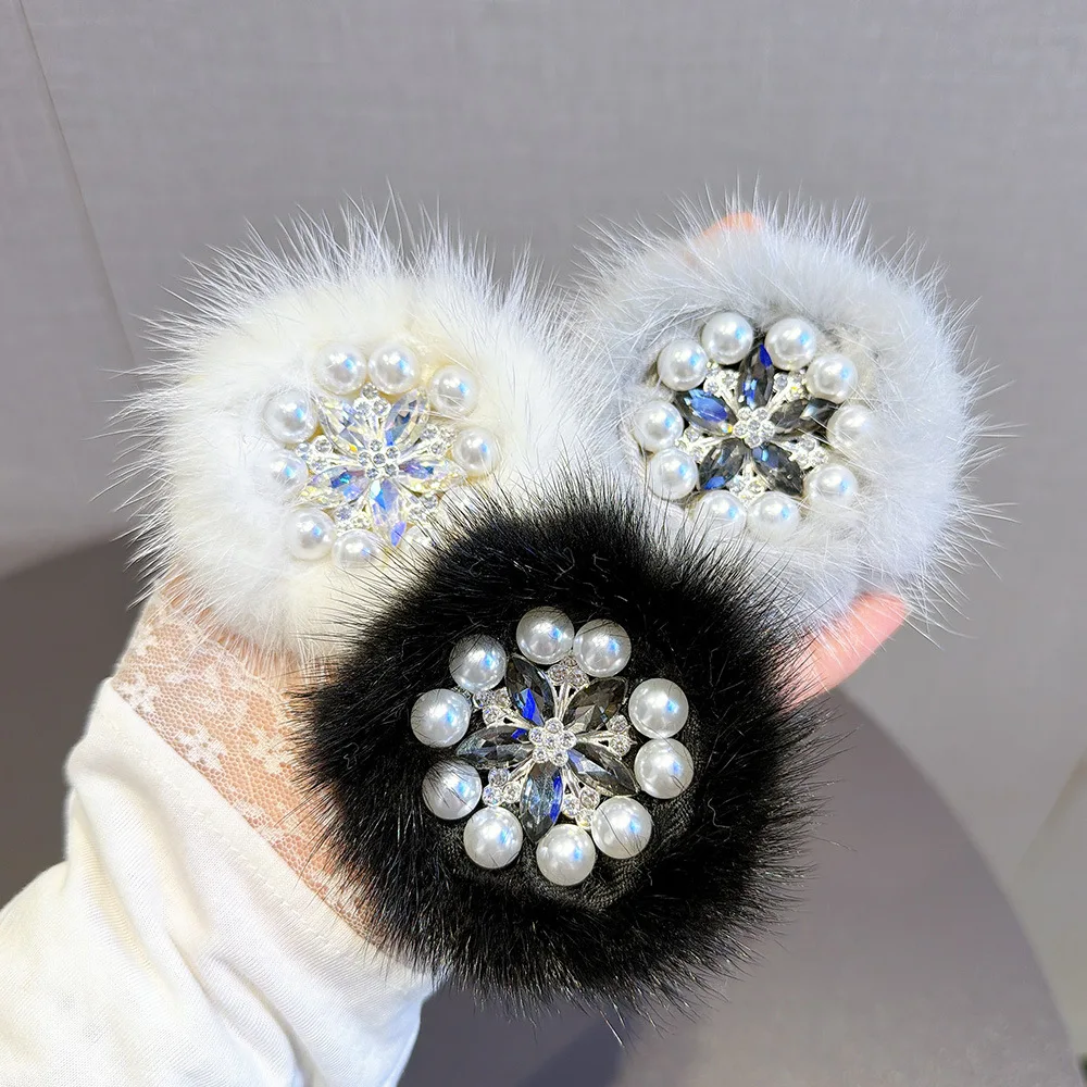 Fur Coat Pin with Pearl and Sequins for Autumn and Winter High-end Accessory for Women's Formal Suits and Coats
