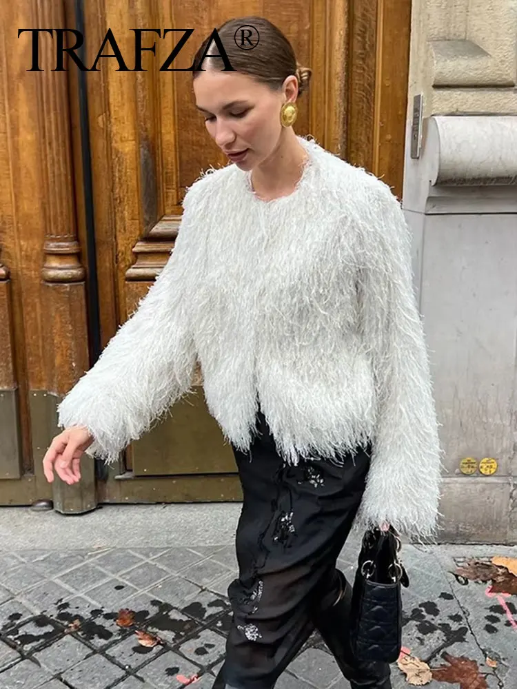 TRAFZA Women Fashion Faux Fur Cropped Coat Elegant Solid O Neck Long Sleeve Plush Jacket 2024 Autumn Casual Streetwear Coats
