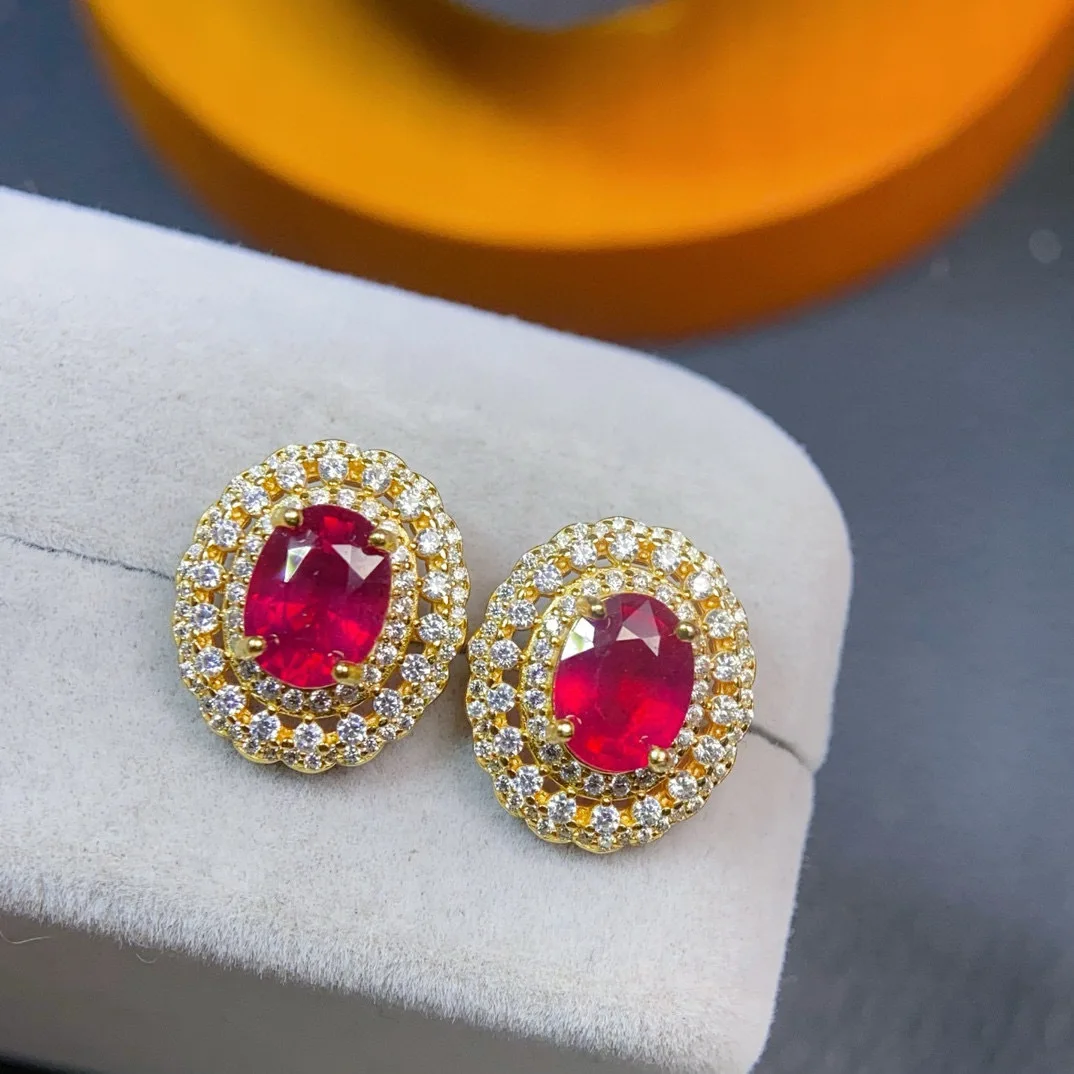 

New Burnt Ruby Earrings Boutique Ruby Crystal Super Clean Main Stone 6 * 8mms925 Silver Seiko Inlay