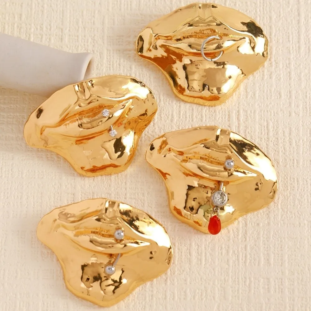 Exquisite Gift Exaggerated Lip Brooches Party Clothing Cloth Decoration Artistic Lip Brooch Mouth Jewelry Badge Women and Men