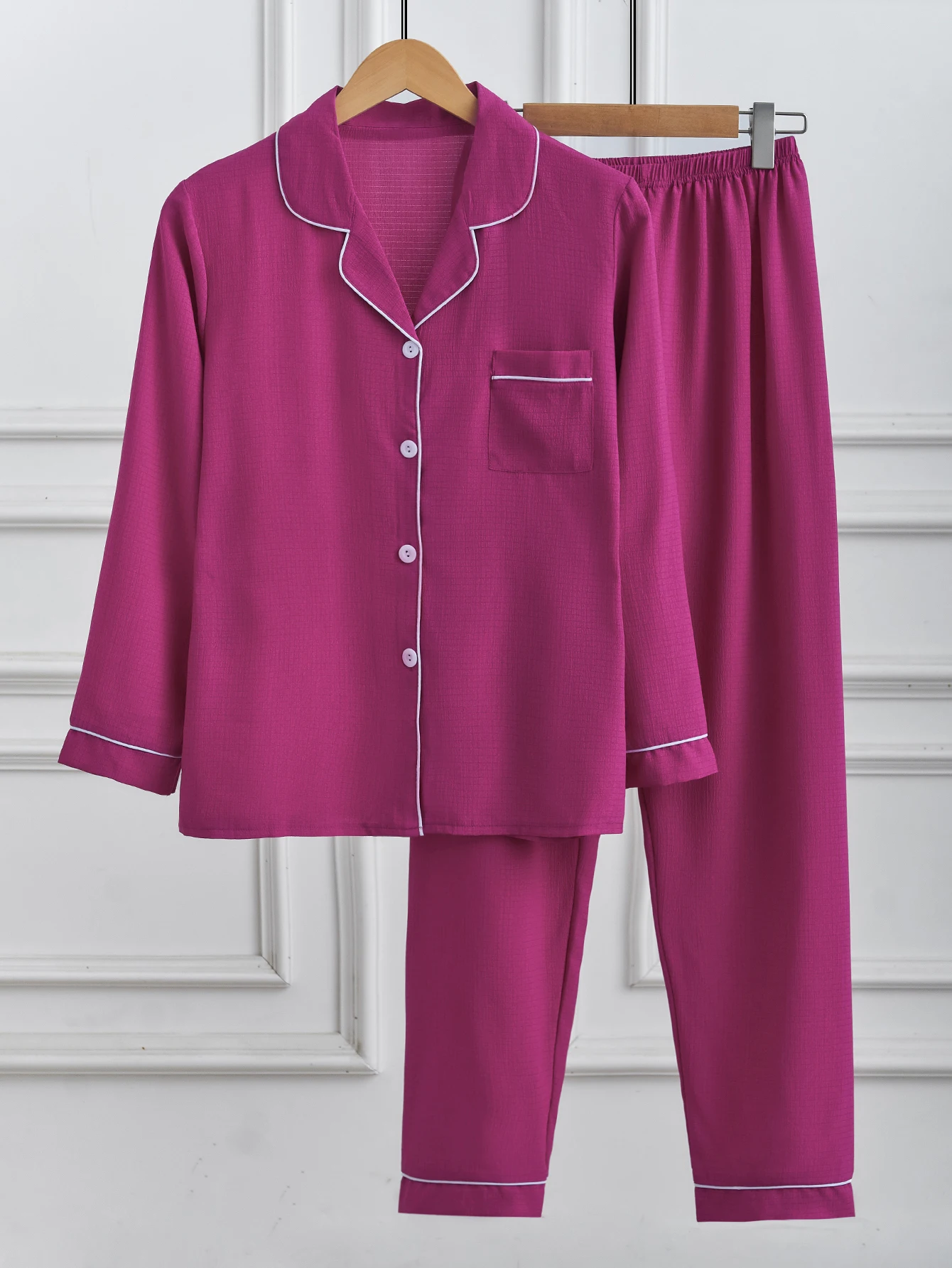 Damen-Pyjama-Set mit langen Ärmeln – lässiges, einfarbiges Oberteil mit geknöpfter Tasche und langer Hose, gewebter Polyester-Pyjama für Erwachsene für den Herbst/ – Detail 18