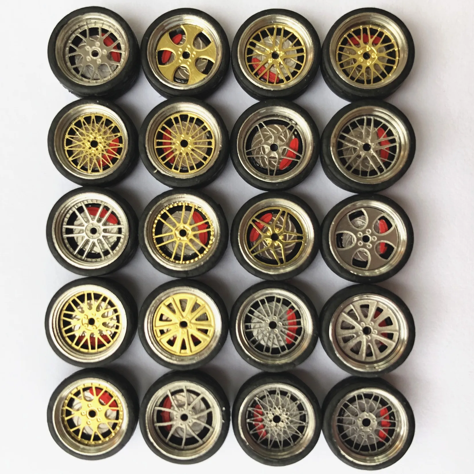 A 1/64 refit wheel calipers wheel hub with brake disc rubber tire Suitable for tomy tomica kyosho greenlight