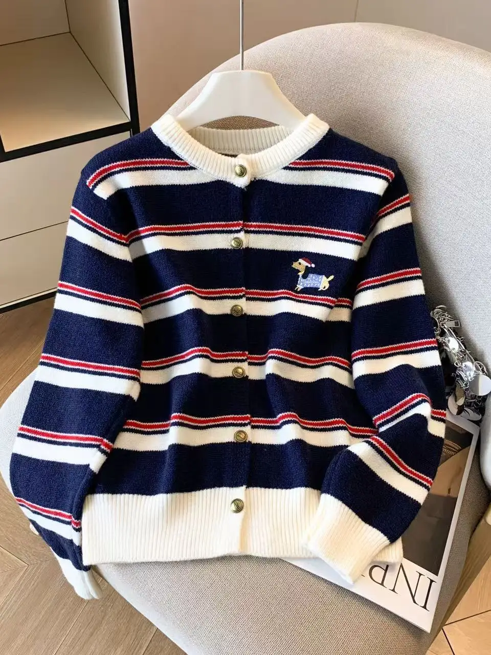 한국 스타일 스트라이프 컬러 블록 니트 오픈 가디건 탑 가을 시즌 자수 스웨터 정규 핏 출퇴근 패션