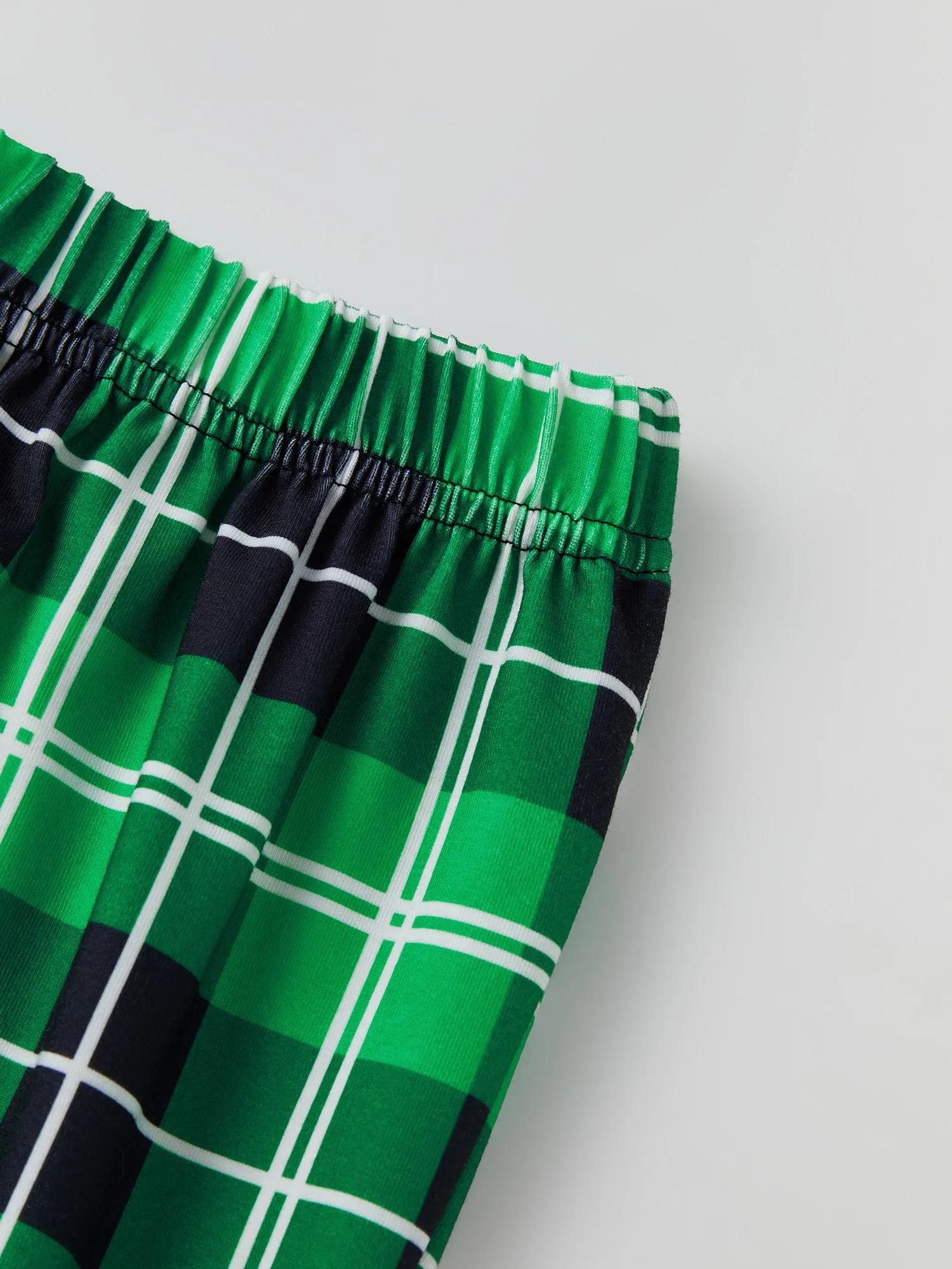 

Christmas Family Matching Pajamas Set with Tree and Plaid Print Letter Design Holiday Sleepwear for Dad Mom and Kids -