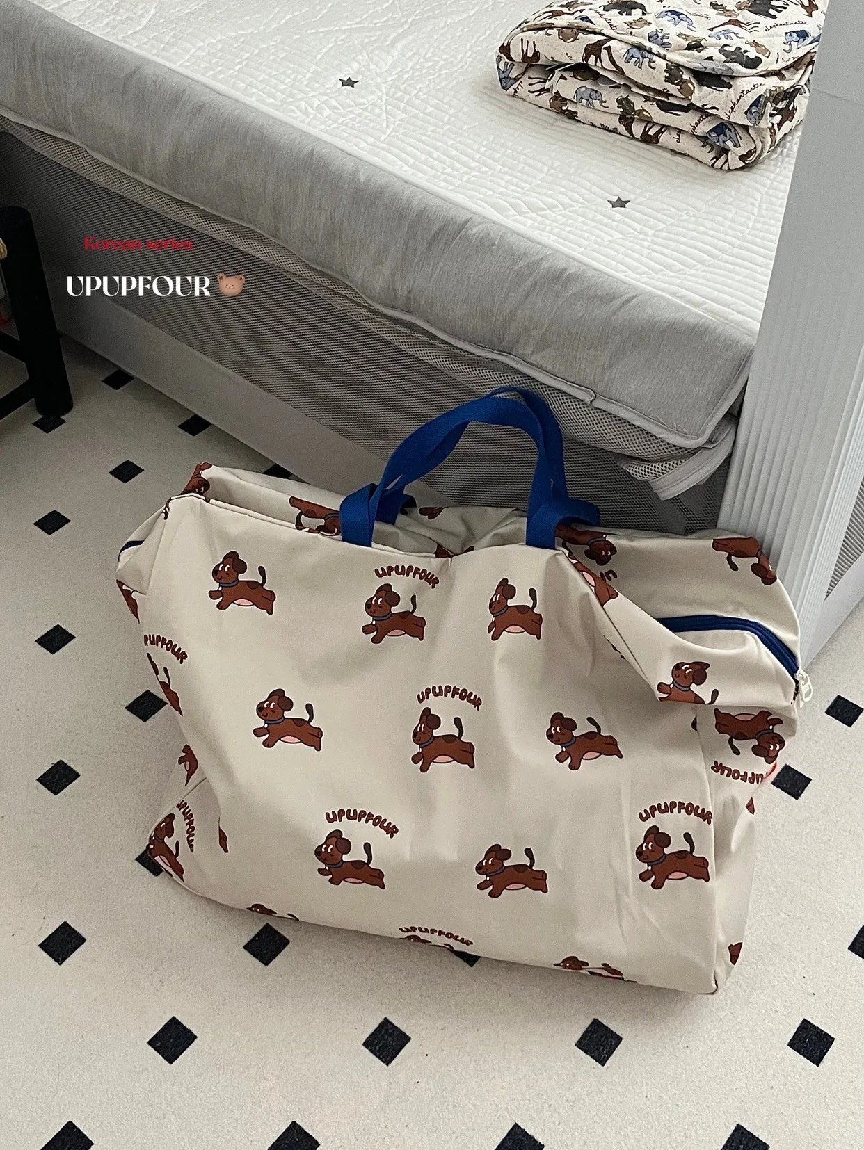 Large Capacity Quilt Storage Bag Baby Items Waterproof Mommy Travel Bag Family Clothing Diapers Organizer Cute Kids Storage Bag