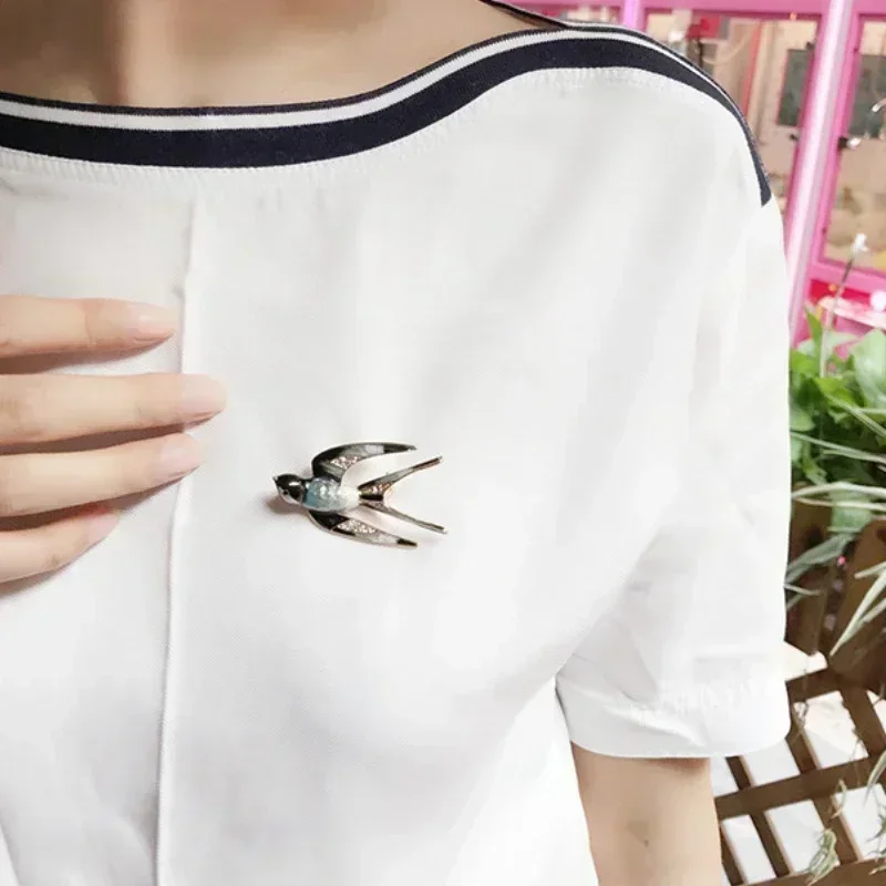 Swallow Brooch Female Accessory Imitation Enamel Corsage High-end Simple Sweater Pin Korean Version Luxurious Grand Gift