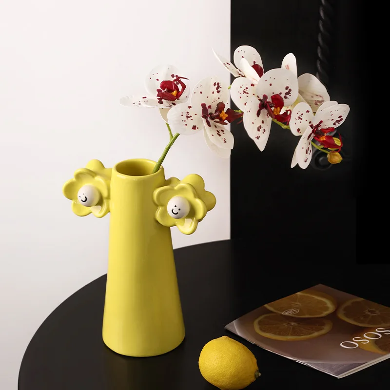 

Simple modern cartoon flowers, smiley face vase, dried flower flower arrangement device, housewarming gifts