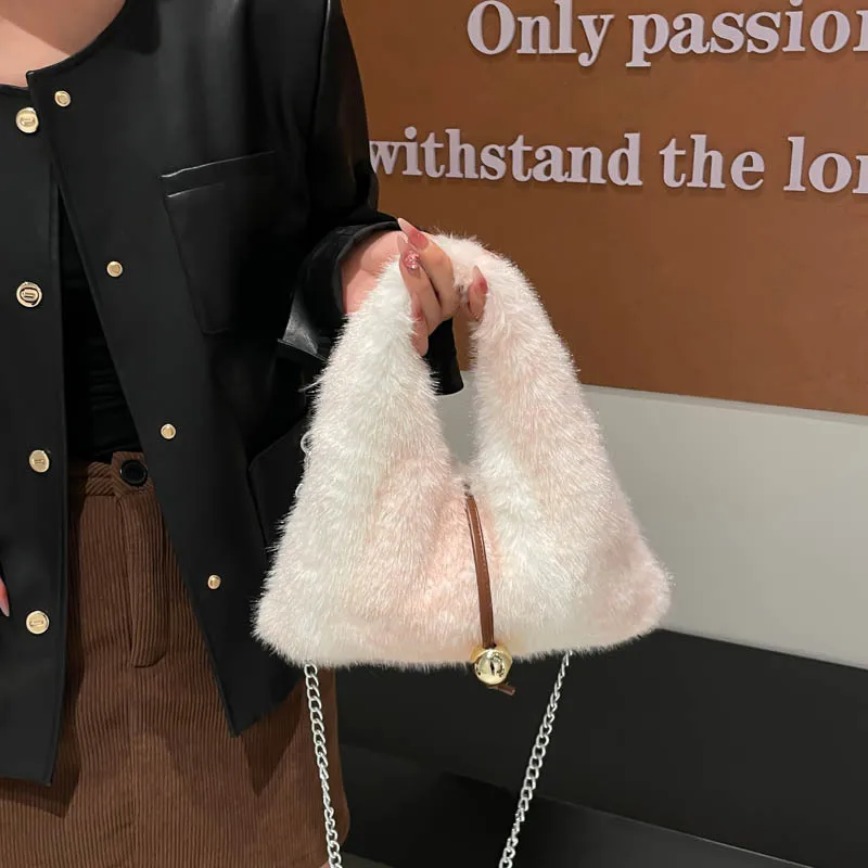 Commuter Friendly Crossbody Bag Women Fashion Leisure Chain Shoulder Bag Trendy Textured Casual and Simple Design Bucket Bag