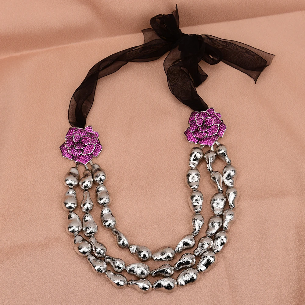 

Ожерелье из шелкового шнура с фиолетовым цирконием, 3 ряда