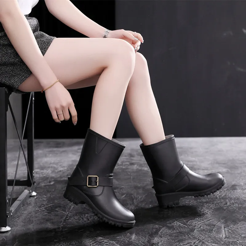 New Leisure Rain Boots Women Low-Heeled Round Toe Shoes Waterproof Middle Tube Rain Boots Chaussures Femmes Women Shoes 78u