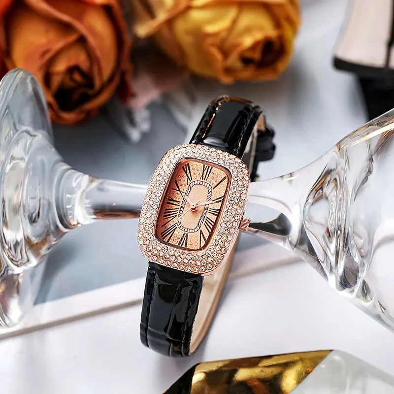 Trendy and fashionable women's leather strap watch with diamond inlay, water diamond wine barrel, women's quartz watch