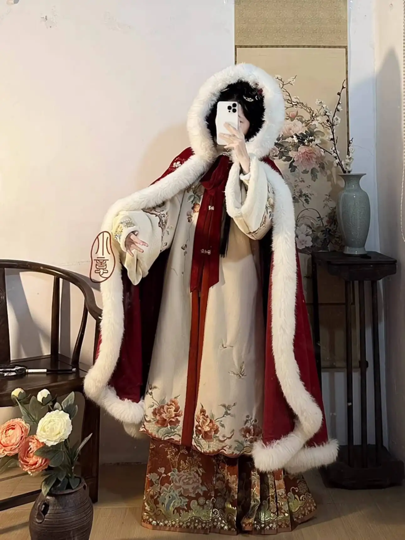 

Женщины в династии Мин Ханфу, вышитая круглая шея, длинная куртка с застежкой спереди, юбка с конским лицом, плащ, костюм для косплея на Хэллоуин