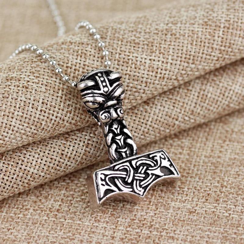 Vintage Retro Norse Viking Necklaces Key Buckle Rock Punk Thor Mjolnir Hammer Pendant Scandinavian Rune Nordic Amulet Jewelry