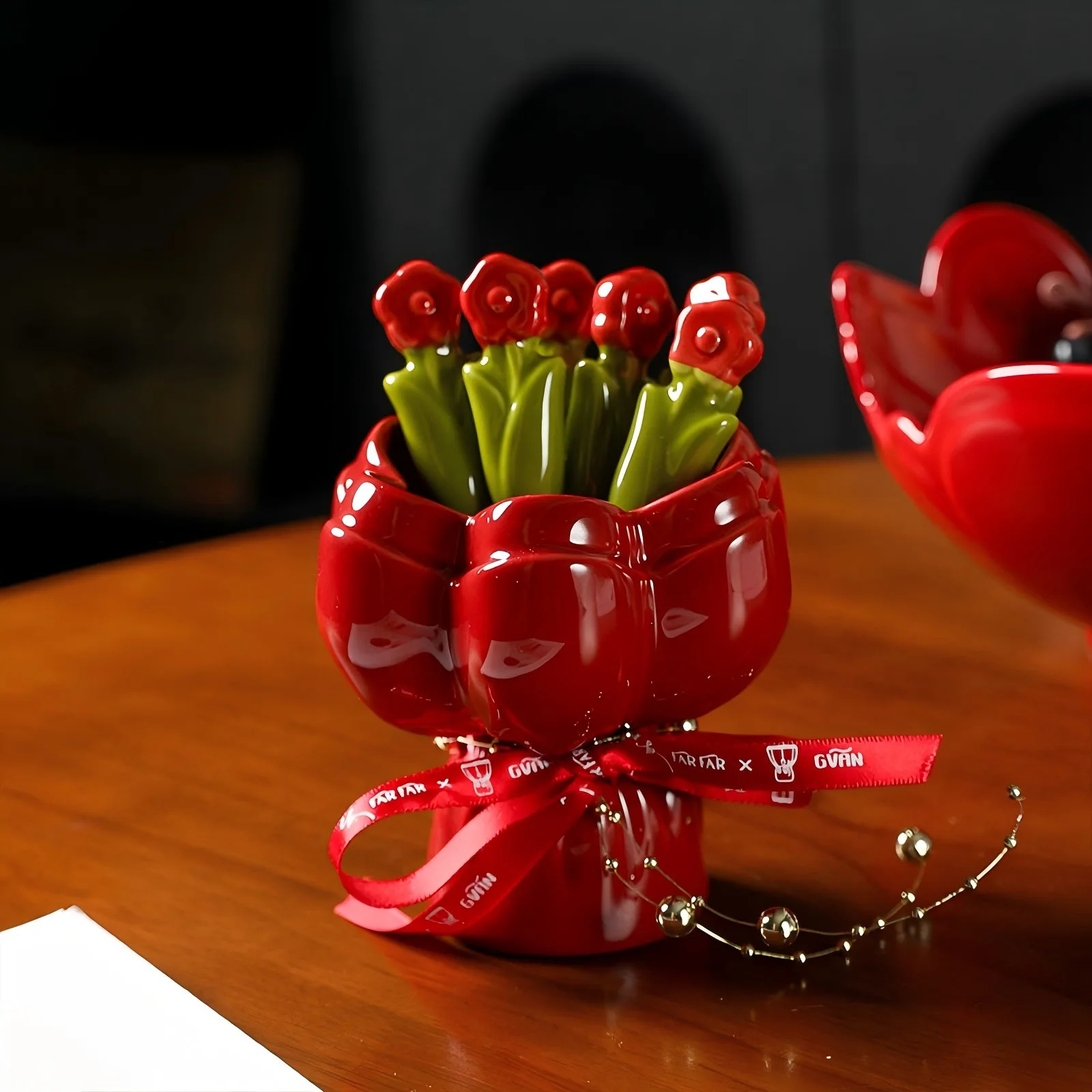 Red Rose Bouquet Fruit Fork,High-value 6-piece Fruit Skewer Fruit Fork Storage Can,Home Kitchen Decoration Festive Souvenir Gift