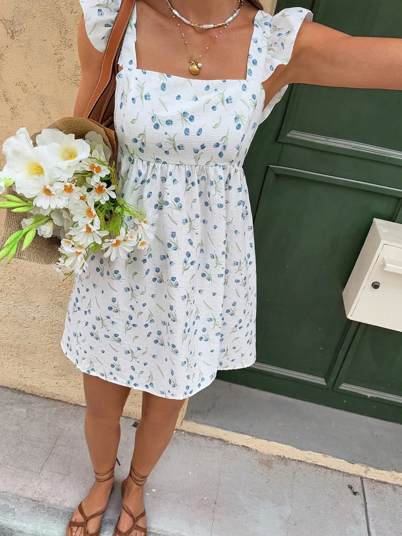 

Женское мини-платье с цветочным принтом, квадратным вырезом, короткими рукавами и бантом на спине для летнего отдыха