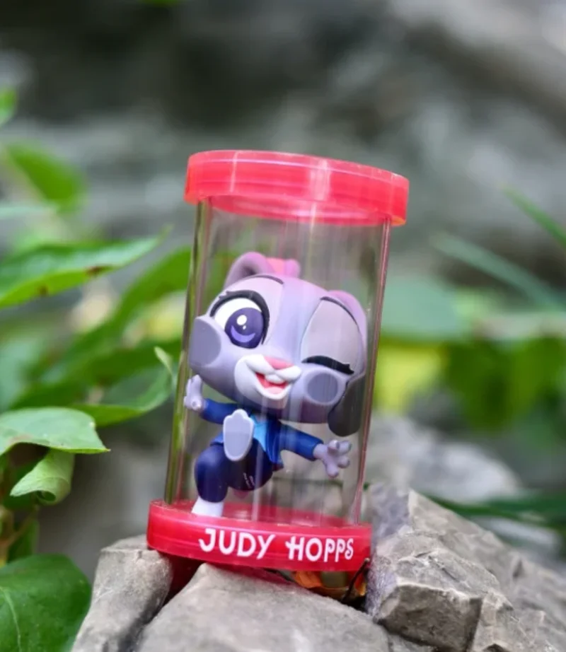 Novos hottoys zootopia 2 mini brinquedos nick judy relâmpago selo oficial cosbi caixa cega figuras colecionáveis na moda