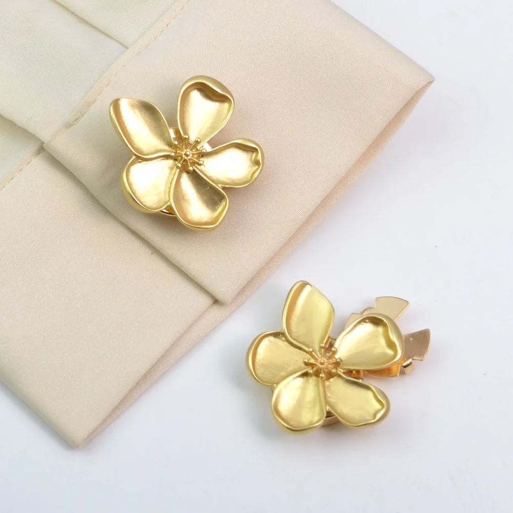 2PCS Fashion Alloy  Button Cover Flower Design Shirt Cufflinks Collar Decorative  Elegant Accessories for Women Men Simple