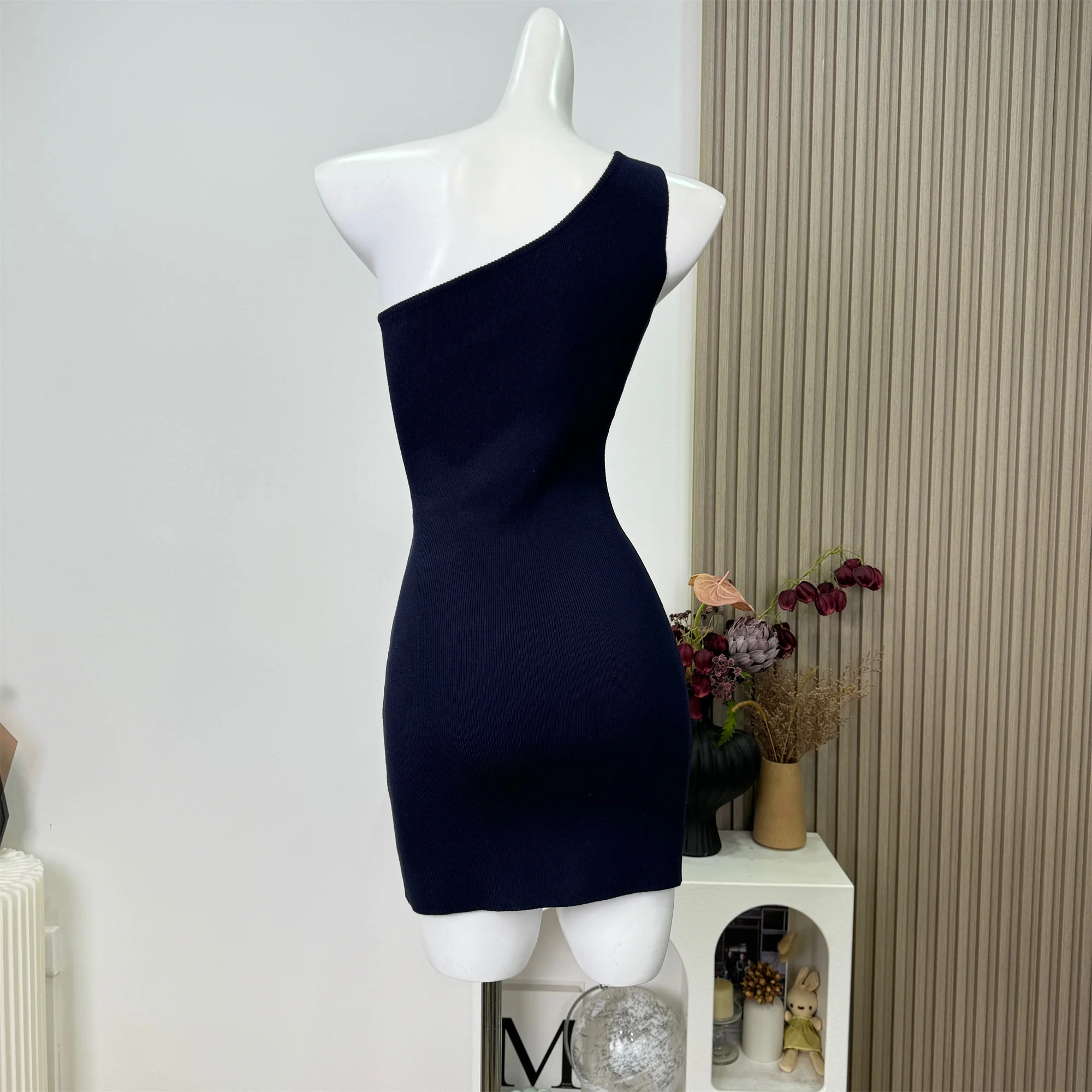 Women Spring Summer Simple Solid One Shoulder Metal Mini Slim Dress Holiday Fashion Knitted Short Dress Office Lady N637