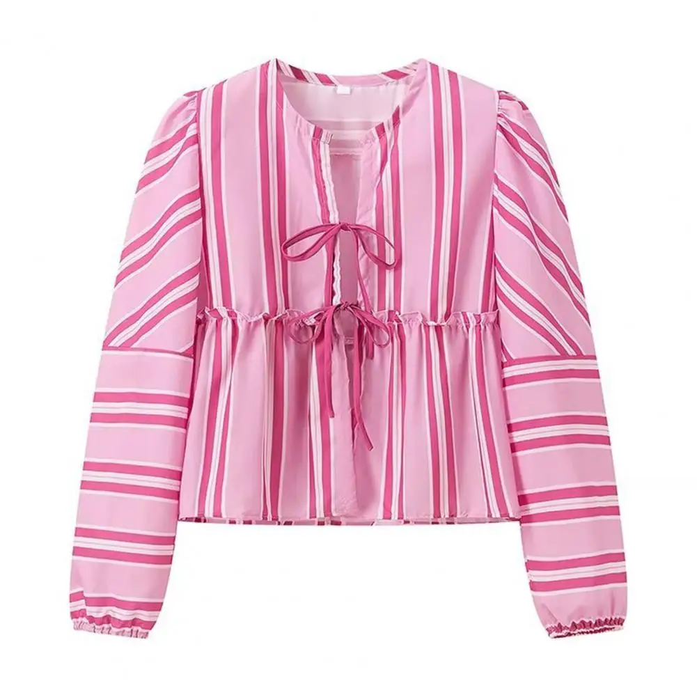 女性のカジュアルなストライプのシャツとショーツのセット,ゆったりとしたリボンのレースが付いた衣服,透かし彫り,長いランタンスリーブ,ビーチスーツ,夏,2022