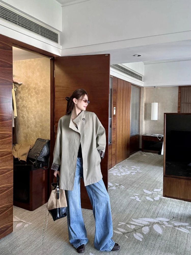 

2025 New Arrival Classic Trench Coat Color Blocking Loose Fit Slimming British Style Winter Coat