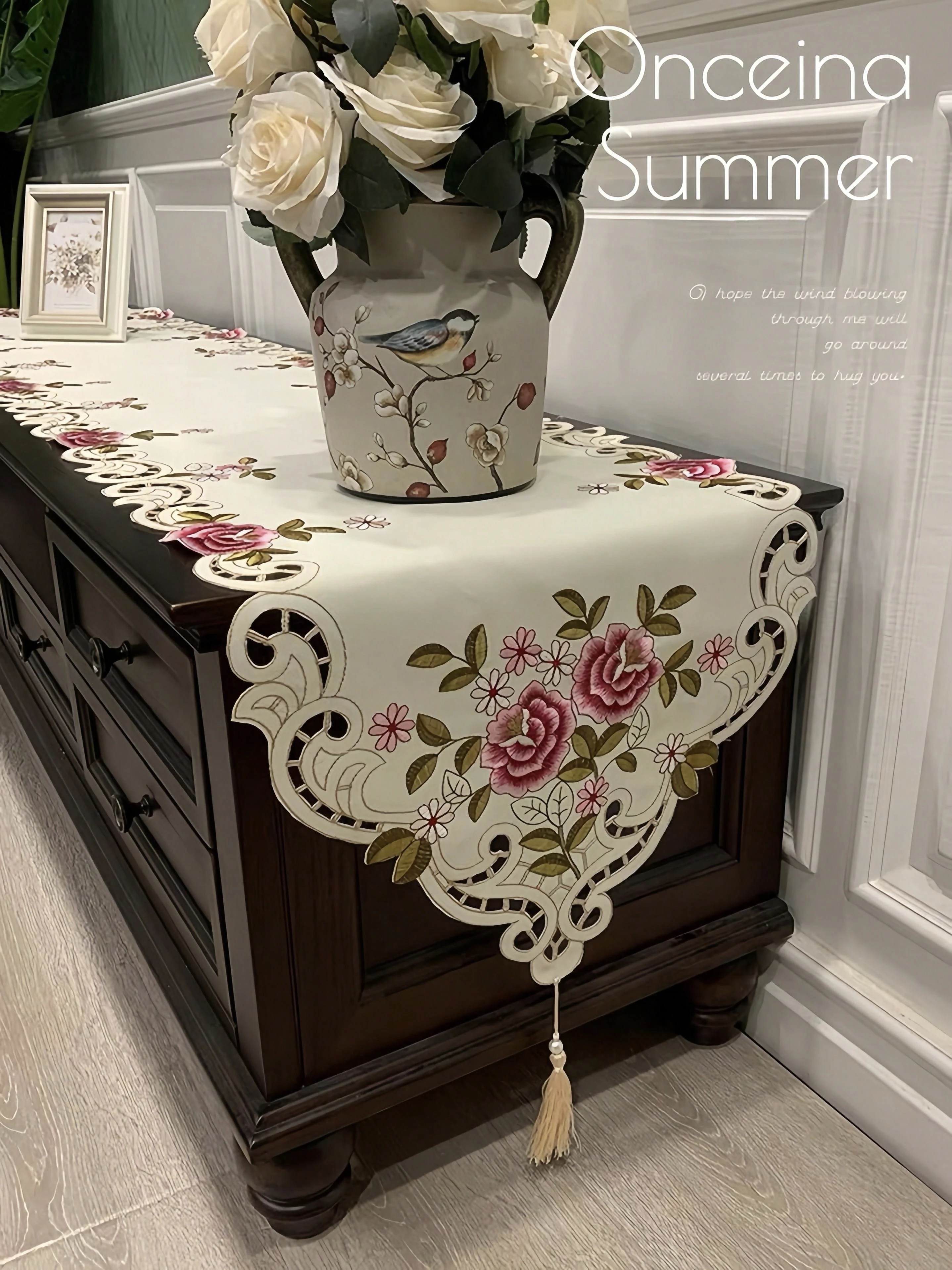 1 Piece Embroidered Floral Table Runner, Pastoral Style Polyester Fiber Embroidered Hollow-Out Dustproof Table Runner, Suitable for Cabinets, Dining Tables, Coffee Tables, Daily Home Decoration, and Wedding Parties and Festivals