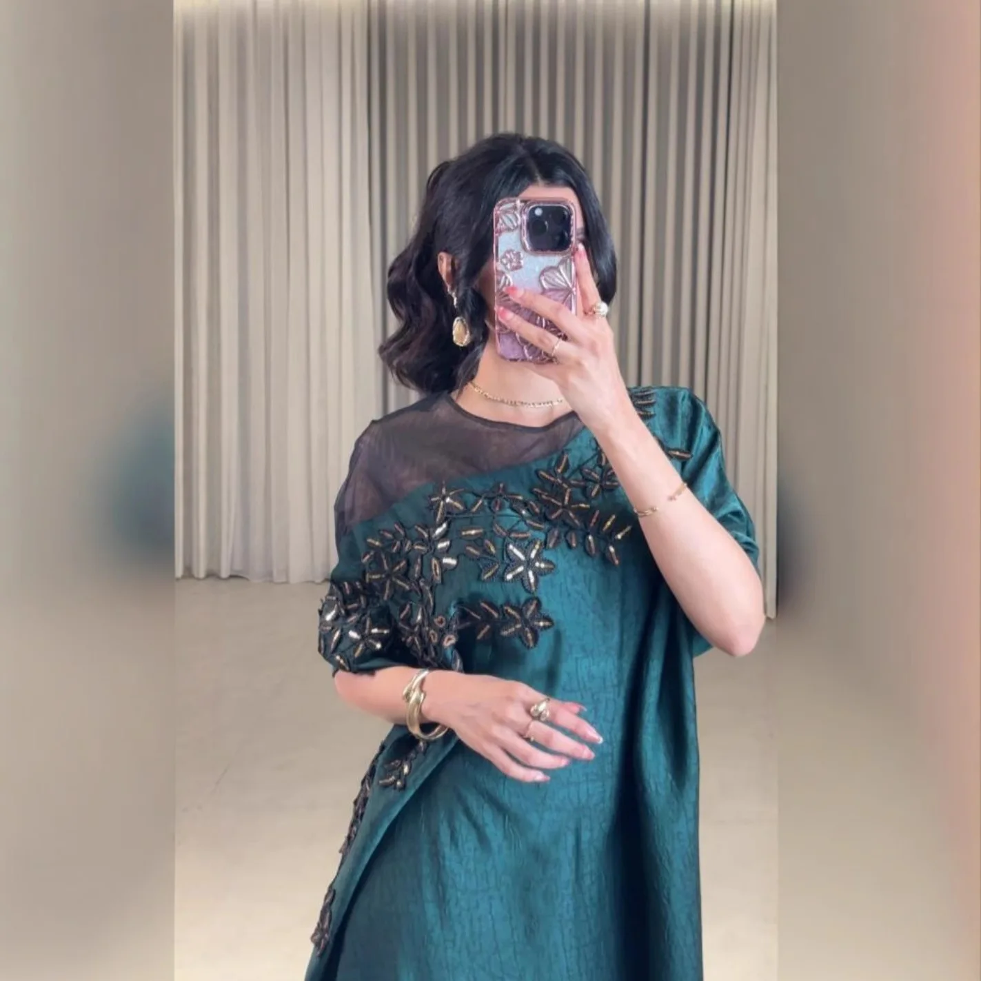 สไตล์ฤดูใบไม้ผลิและฤดูร้อนใหม่ปี 2025: ชุดราตรีเสื้อคลุม Kaftan ของผู้หญิงสําหรับสุภาพสตรีในตะวันออกกลาง ตุรกี และภูมิภาคอื่น ๆ