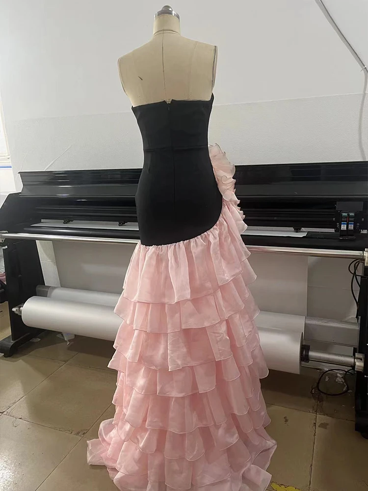 فستان طويل غير متماثل بدون حمالات بطيات أنيقة مزين بالورود بدون أكتاف فستان طويل لحفلات الكوكتيل والحفلات الراقصة ملابس رسمية