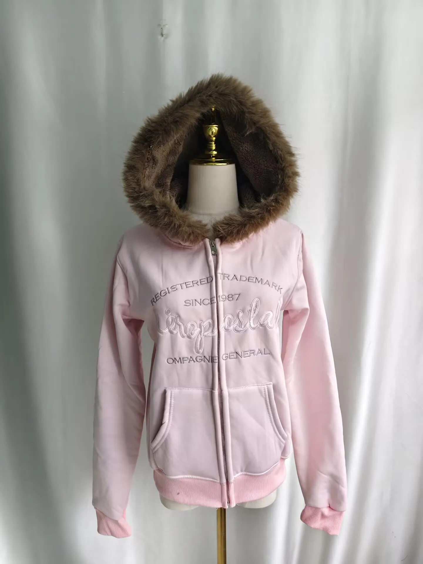 Onalippa Design Sense Niche American Vintage Pink Velvet Warm Hoodie Jacket Winter 2025 New Fashionable Top Women - view 5