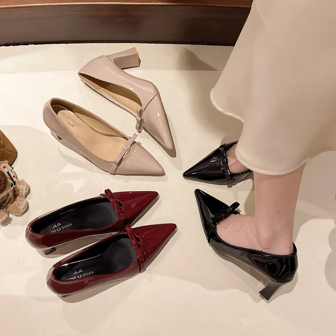 Butterfly dew toe thick single order shoes for women, 2026 new French pointed shallow mouth high heels